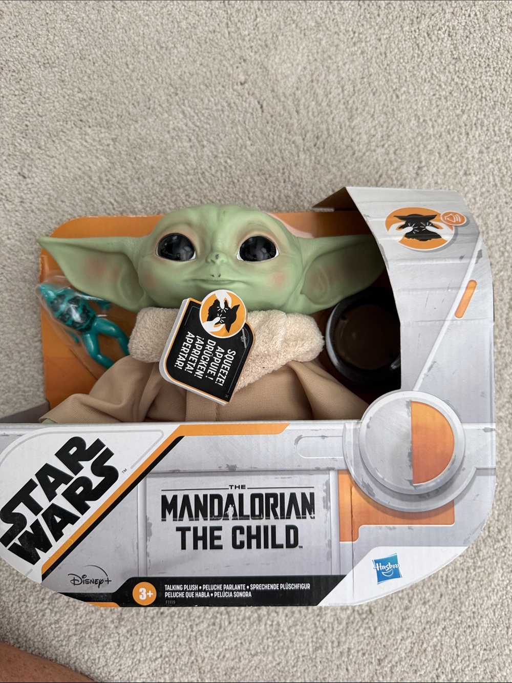 2020 Star Wars Mandalorian The Child Grogu Talking  Hasbro w/ Accessories